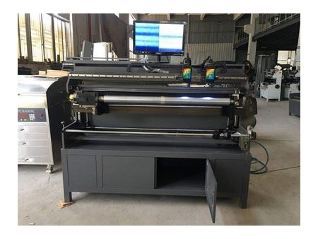 Машина для монтажа флексографических печатных форм