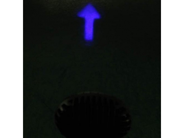 Световой предупредительный сигнал для погрузчиков в форме стрелки с двумя светодиодами
