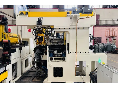 Машина для гибки колесных ободьев с системой автоматической загрузки