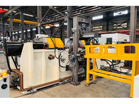 Горизонтальная машина для экспандирования (пресс для расширения колесных ободьев)