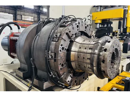 Развальцовочная машина для колесных ободьев