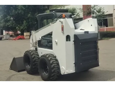 Мини-погрузчик с бортовым поворотом JC65GH
