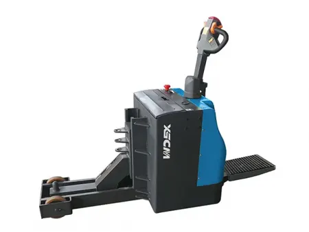 Электрический буксировочный тягач с платформой для оператора STB30B