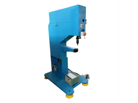 Пуклевочный пресс (8-тонный, компактный, для пуклевки воздуховодов ОВКВ)