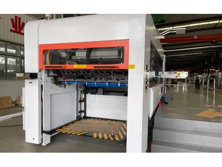 Полуавтоматический плосковысекательный пресс