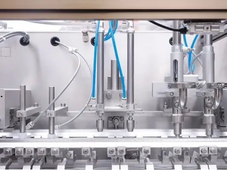 Машина для фасовки в готовые фигурные пауч-пакеты с двумя дозирующими головками