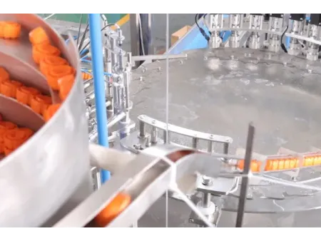 Машины для розлива и укупорки в пауч-пакеты со штуцером