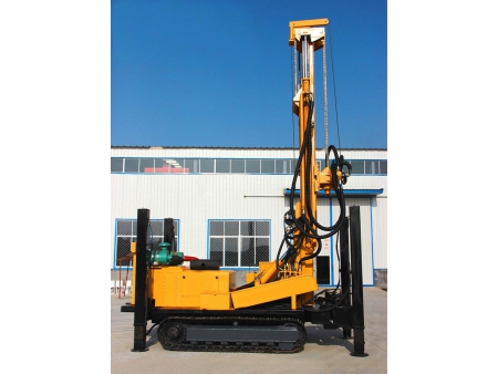 Буровая установка для бурения скважин на гусеничном ходу KW450