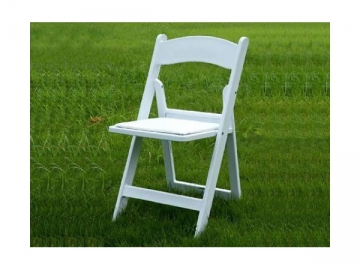 Складной пластиковый стул